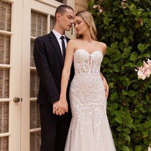 NEW LONG STRAPLESS WEDDING GOWN WITH ZIPPER BACK EMBROIDERED WITH LACE CD CB126W